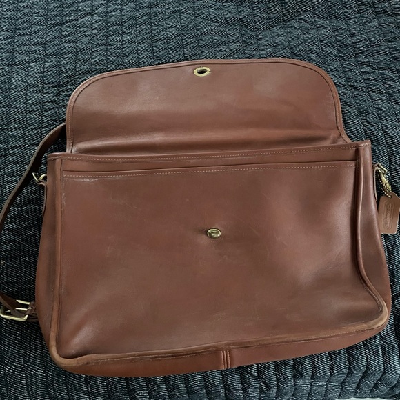 Vintage Coach Brown Leather Laptop Bag with Adjustable Strap - Picture 9 of 14